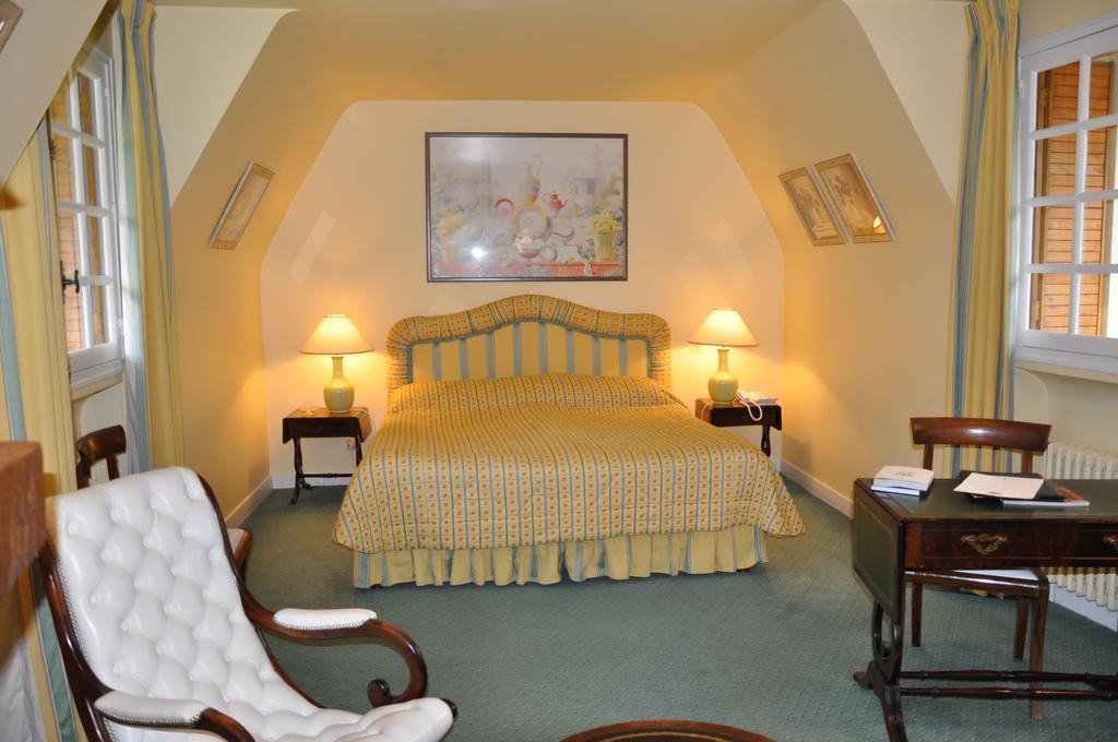Auberge Des Templiers Boismorand Bilik gambar