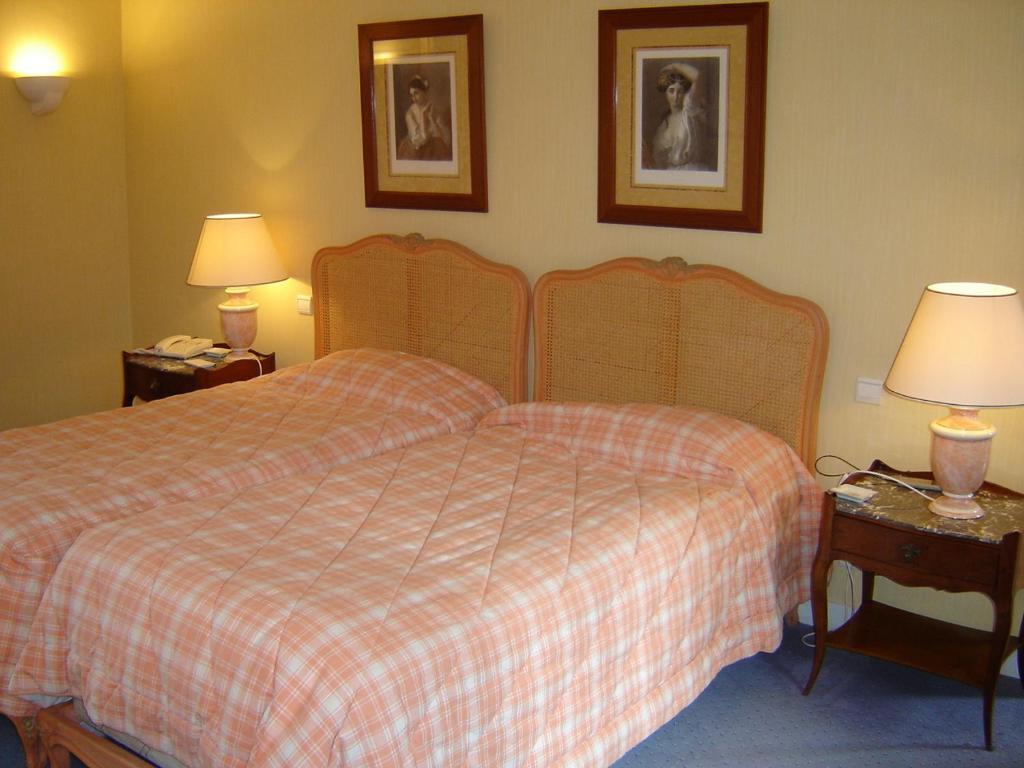 Auberge Des Templiers Boismorand Bilik gambar